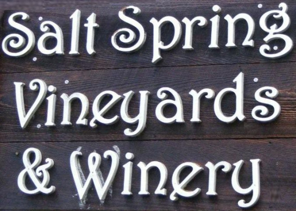 Salt Spring Vineyards logo